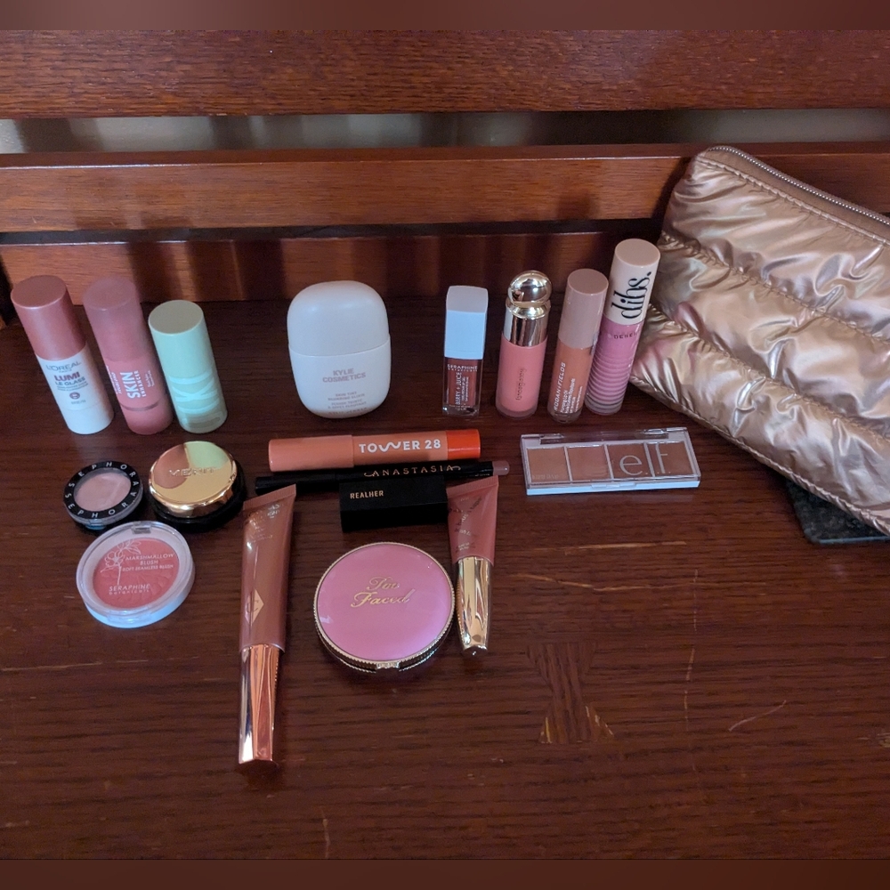18 Piece Makeup Bundle Lip Gloss Blush Too Faced Sephora Kylie Pixi L'Oreal